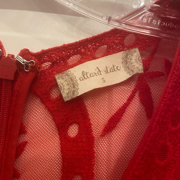 💃🏼Altar’d State Lace Dress - Picture 5 of 6